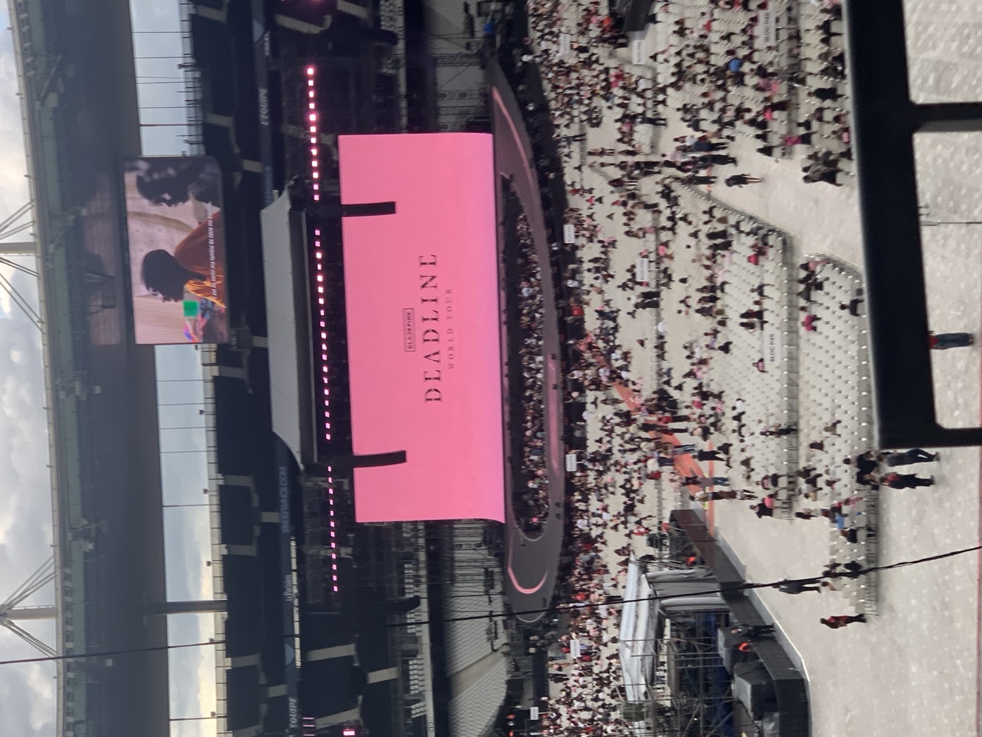 BLACKPINK Deadline World Tour: The stadium